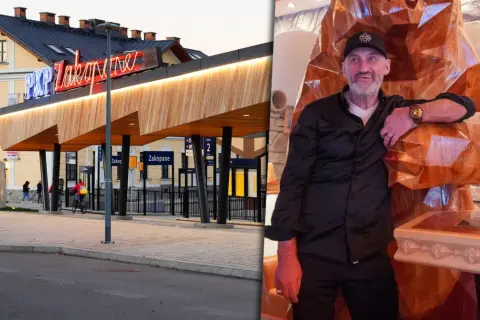 Właściciel księstwa góralskiego pozuje przy rzeźbie w Zakopanem.