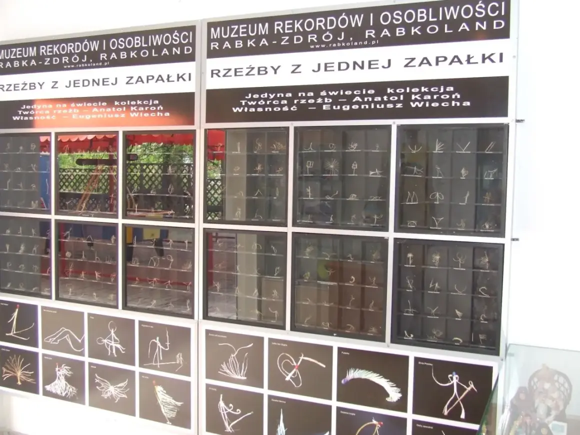 Muzeum Rekordów i Osobliwości w Rabce-Zdroju prezentuje unikatową kolekcję rzeźb z jednej zapałki autorstwa Anatola Karoń.